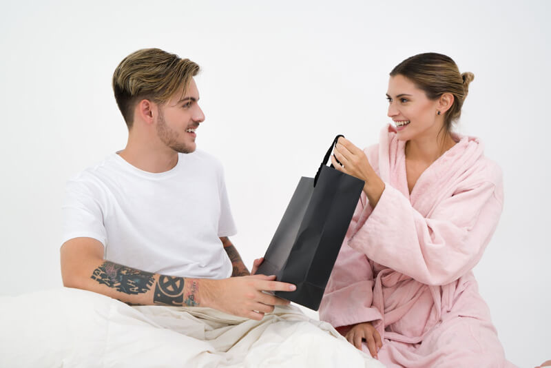 6 Interesting Gifts for Guys